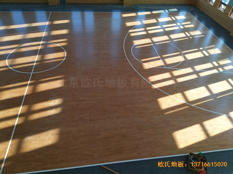 武漢廣阜屯小學(xué)清江錦城分?；@球館運(yùn)動(dòng)地板施工案例4