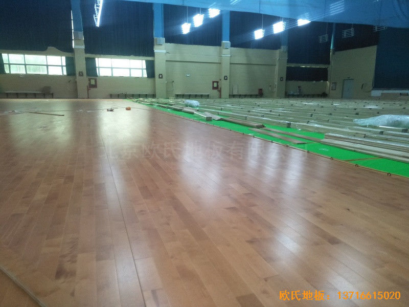 深圳羅湖區(qū)翠園中學運動館運動木地板安裝案例4