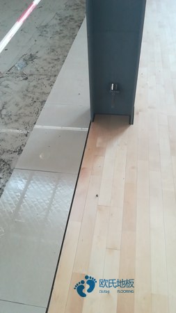 25厚籃球場館地板哪個(gè)牌子好1